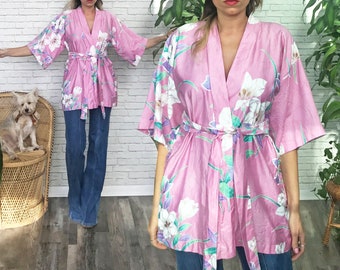 1970's Pink Kimono Wrap || Hawaiian Print Cotton Robe || Pink Floral Beach Cover Up || 70s Open Front Dressing Gown || Vintage Loungewear