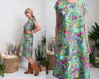 1960's Psychedelic Dress | Large Size | Vintage Hippie Summer Pullover Short Sleeve Mod Dress | Bright Paisley Boho Print | Knee Length