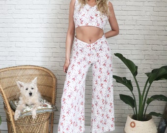 1960s Bell Bottom Pantsuit || XXS Ladies or Youth || Groovy Psychedelic Bubbles Print High Waist Elephant Bells With Matching Crop Top ||