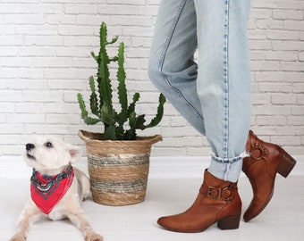 Vintage FRYE Ankle Booties || Size 8 to 8.5 Ladies || Honey Brown Leather Desert Western Motocycle Short Boots || Almond Toes Zipper Closure