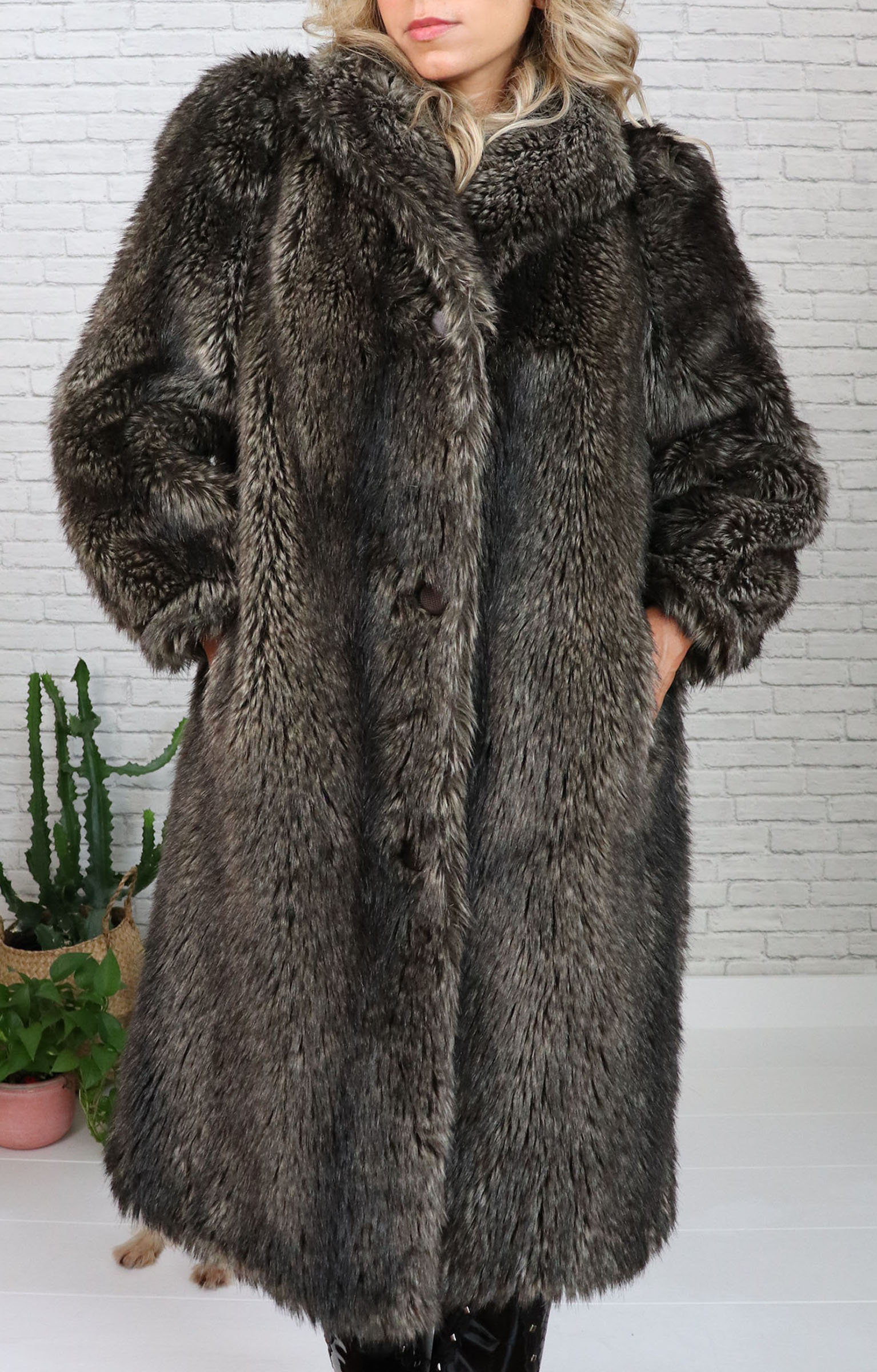 1980's Faux Fur Coat, Small Size, US 4 to US 6, Glamorous