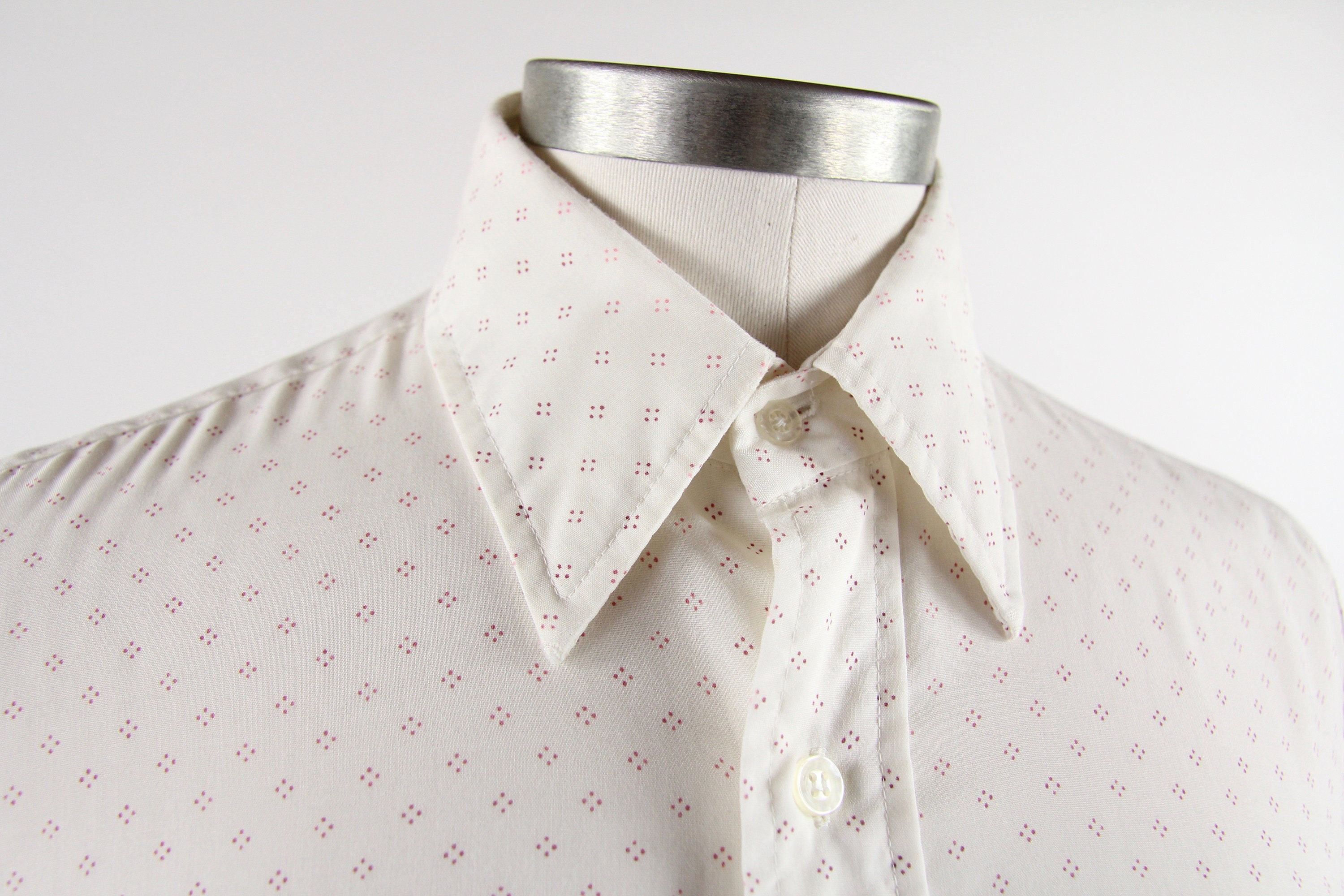 Men's 70's Long Sleeve White Patterned Collared Shirt Vintage Size Medium