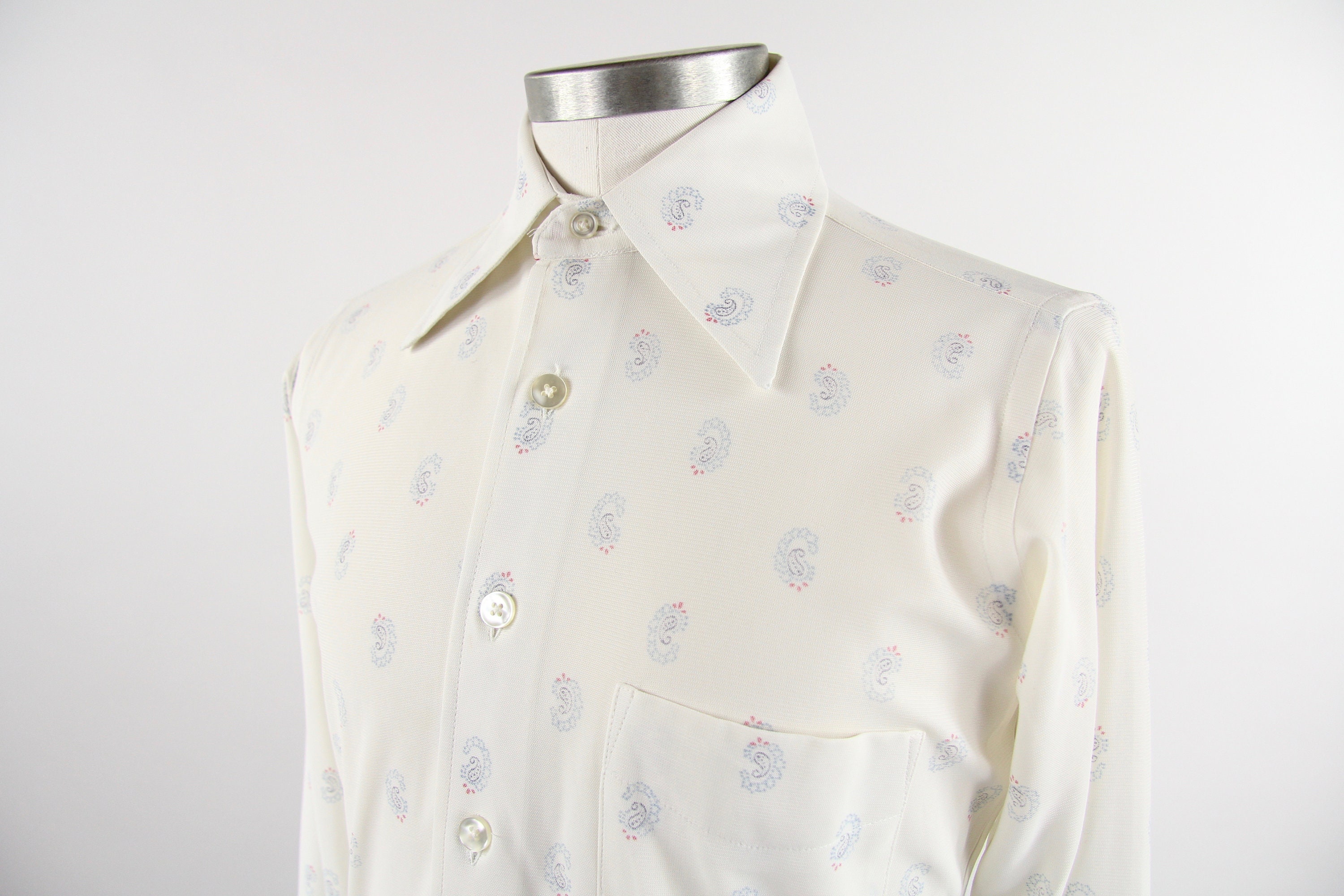 Polyester Men's Paisley Shirt White and Blue Button Down Size Medium