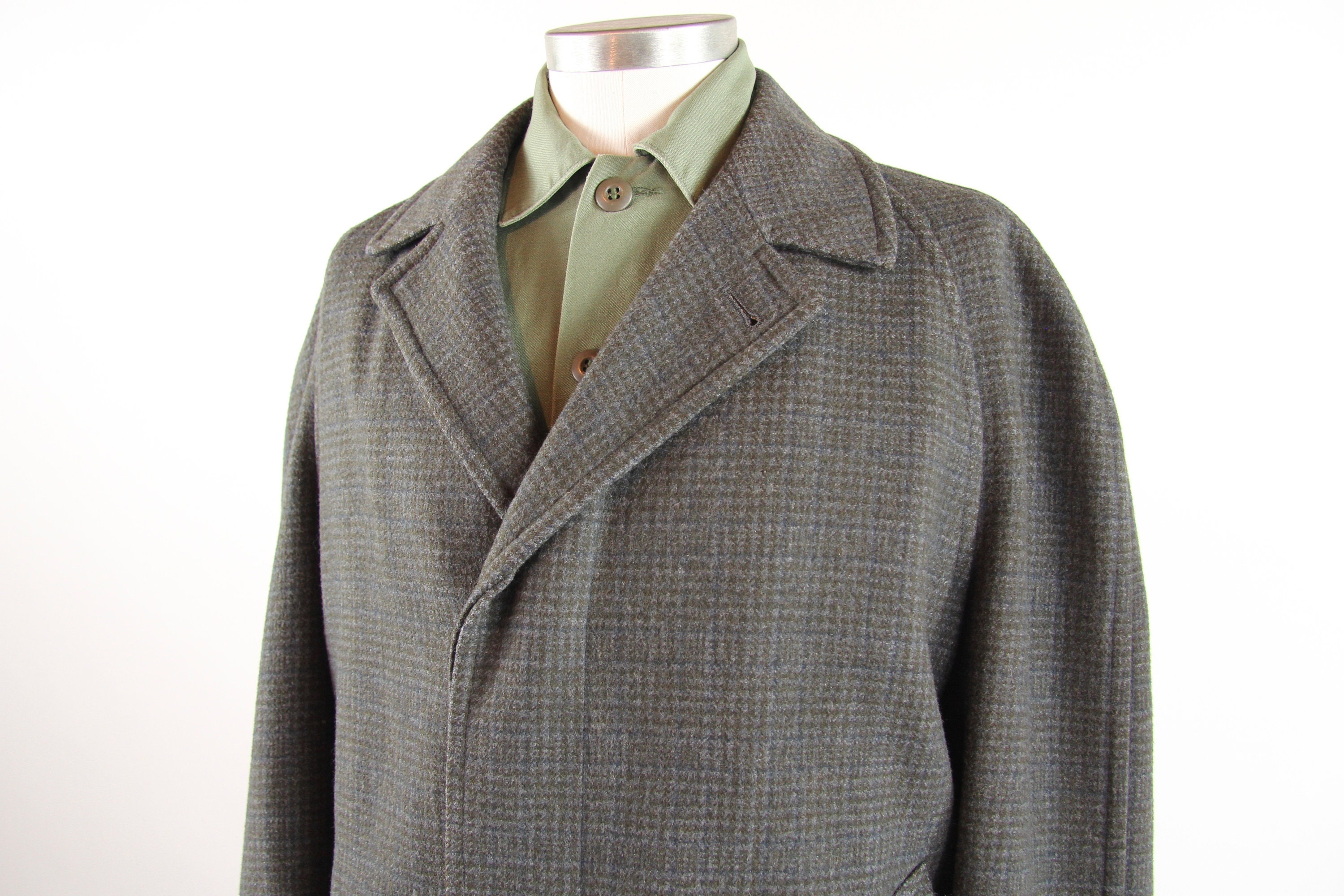 Men's 50's Winter Coat Size Large Alligator Houndstooth Knee Length Winter Gray Plaid Jacket