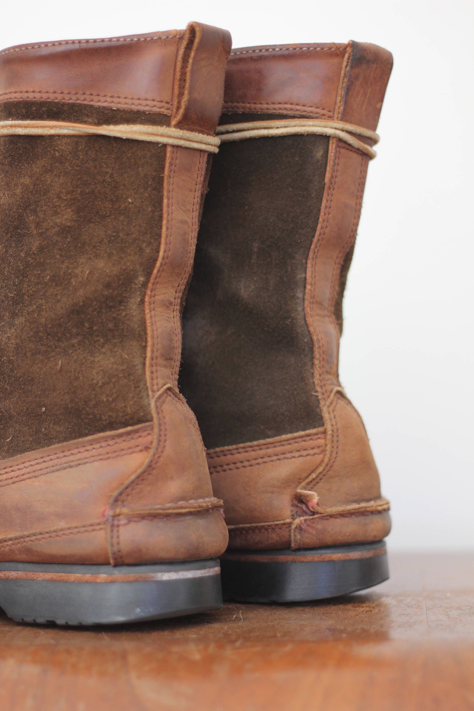 Men's Brown Leather Suede Cole Haan Moccasin Hunting Boots Lace Up Boots Size 8.5 Made in the USA