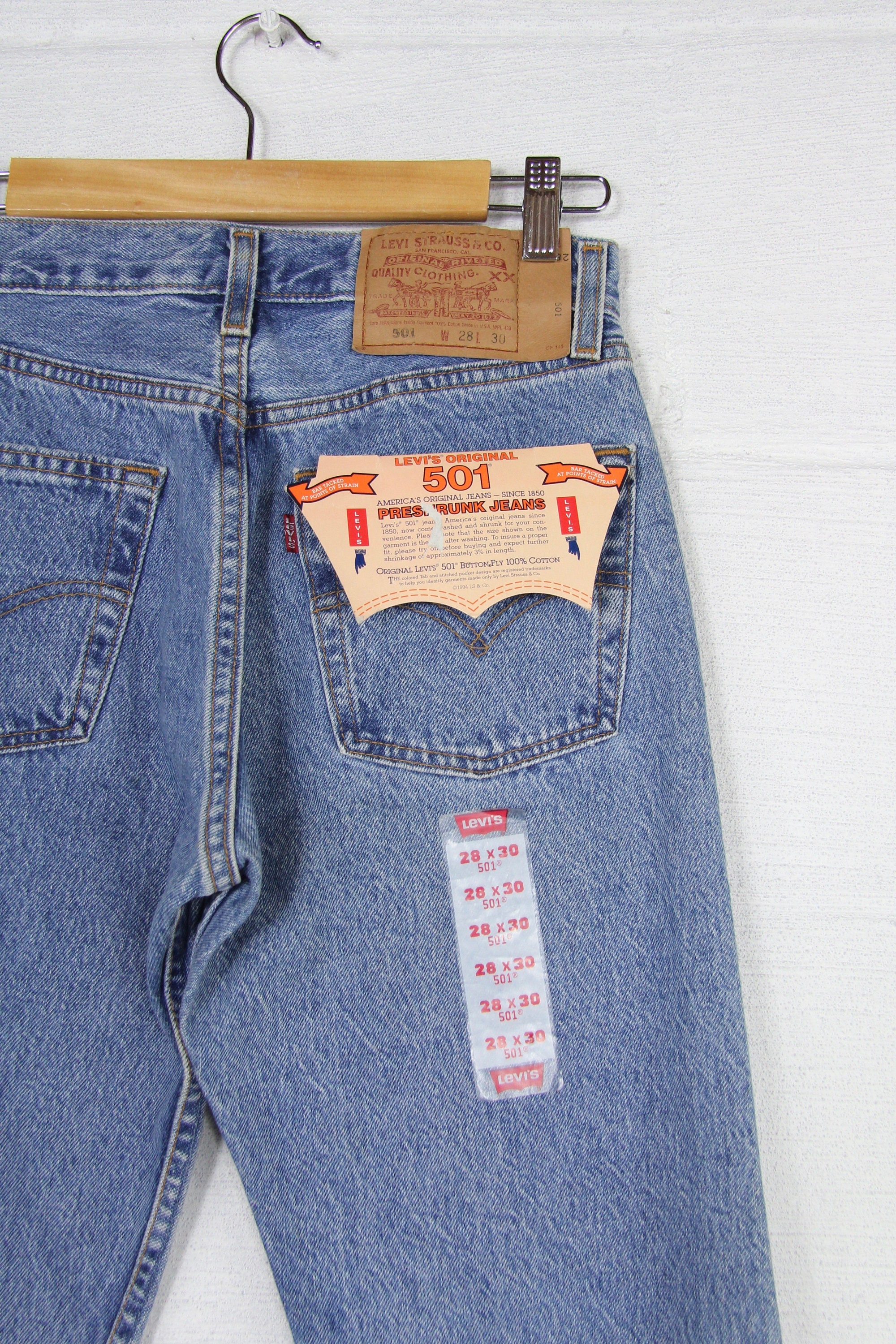 levi's 501 crop jeans in light wash