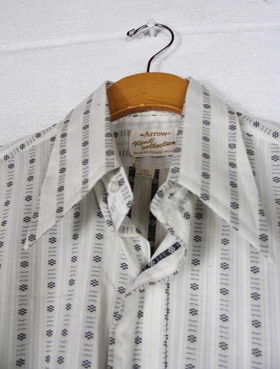 70 s court manchon bouton vers le bas flèche de la flèche bas Vintage robe chemise Vertical rayé à motifs moyen grand 566e79 70 s court manchon bouton vers le bas flèche de la flèche bas Vintage robe chemise Vertical rayé à motifs moyen grand 566e79