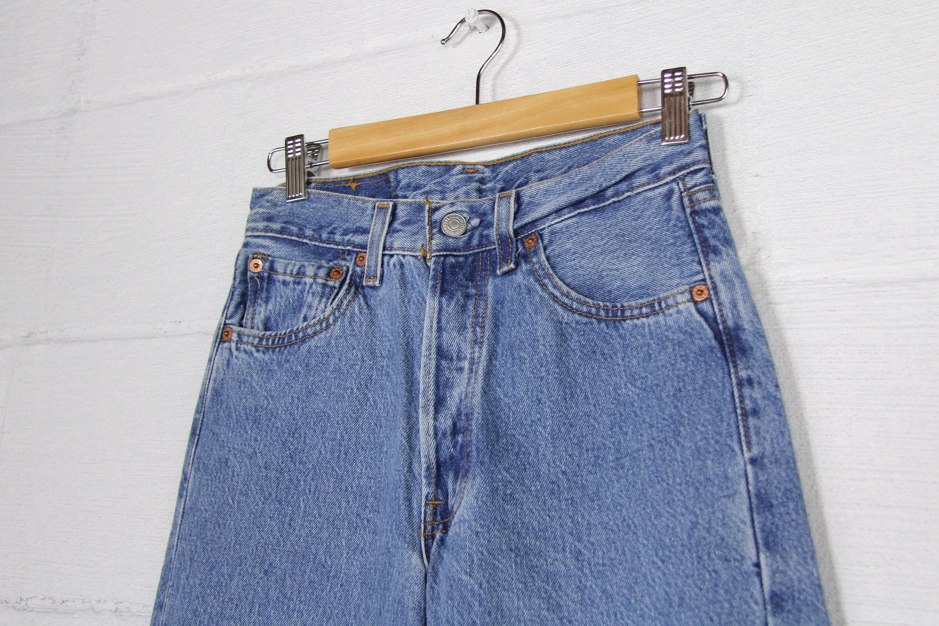 levi's 501 light wash