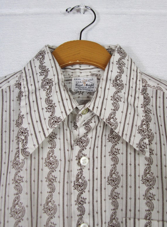 70 ' s Paisley rayé 70 ' vers s chemise bouton homme psychédélique Long Manche bouton vers ' le bas de la robe chemise Vintage taille moyenne 15-15,5 Made in USA 82ef12 70 ' s Paisley rayé 70 ' vers s chemise bouton homme psychédélique Long Manche bouton vers ' le bas de la robe chemise Vintage taille moyenne 15-15,5 Made in USA 82ef12