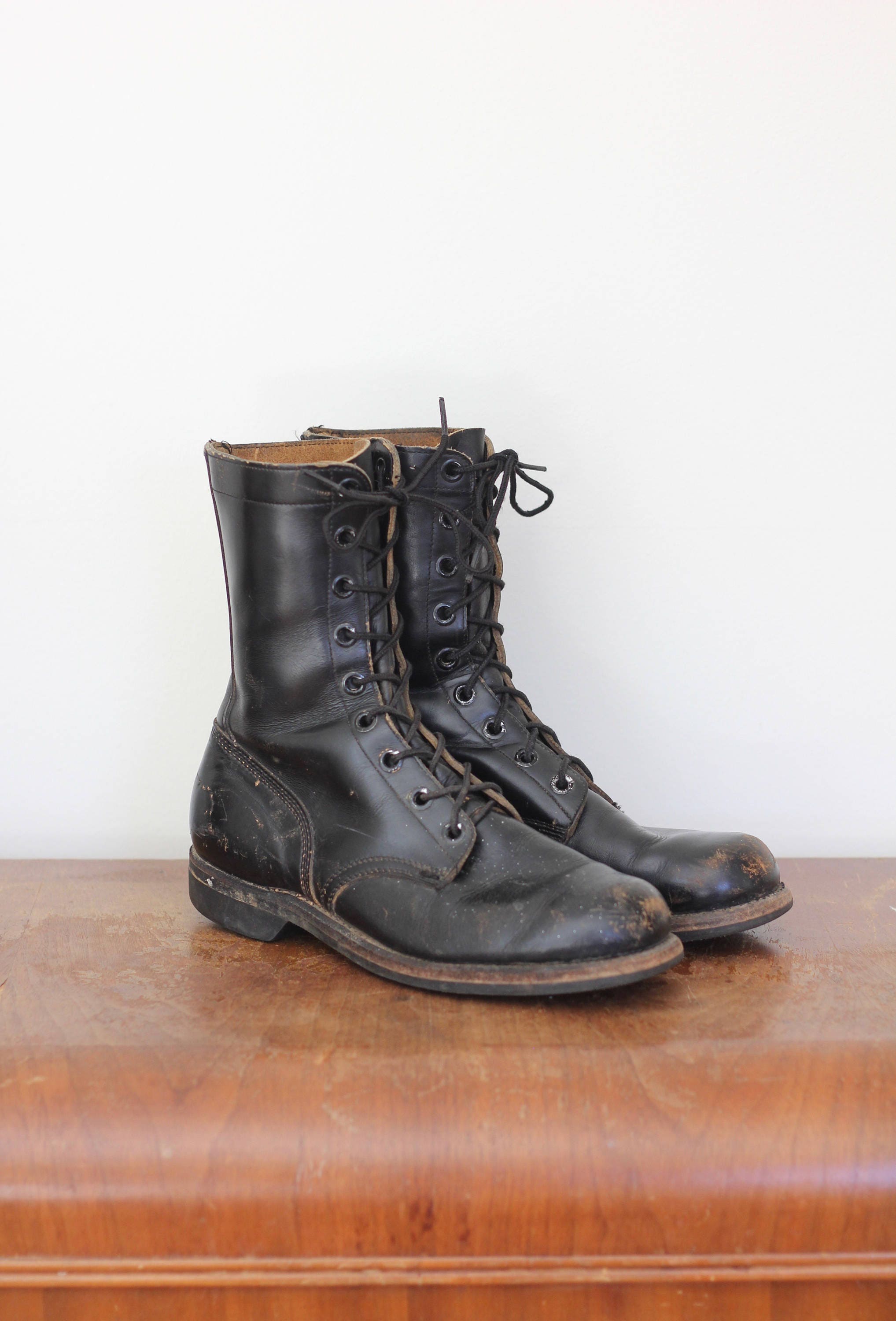 mens boots distressed leather