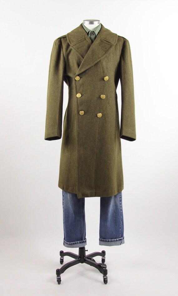 WWII Men's Military Coat Wool Gold Button Olive Green Trench Winter Coat Size Medium WWII Men's Military Coat Wool Gold Button Olive Green Trench Winter Coat Size Medium