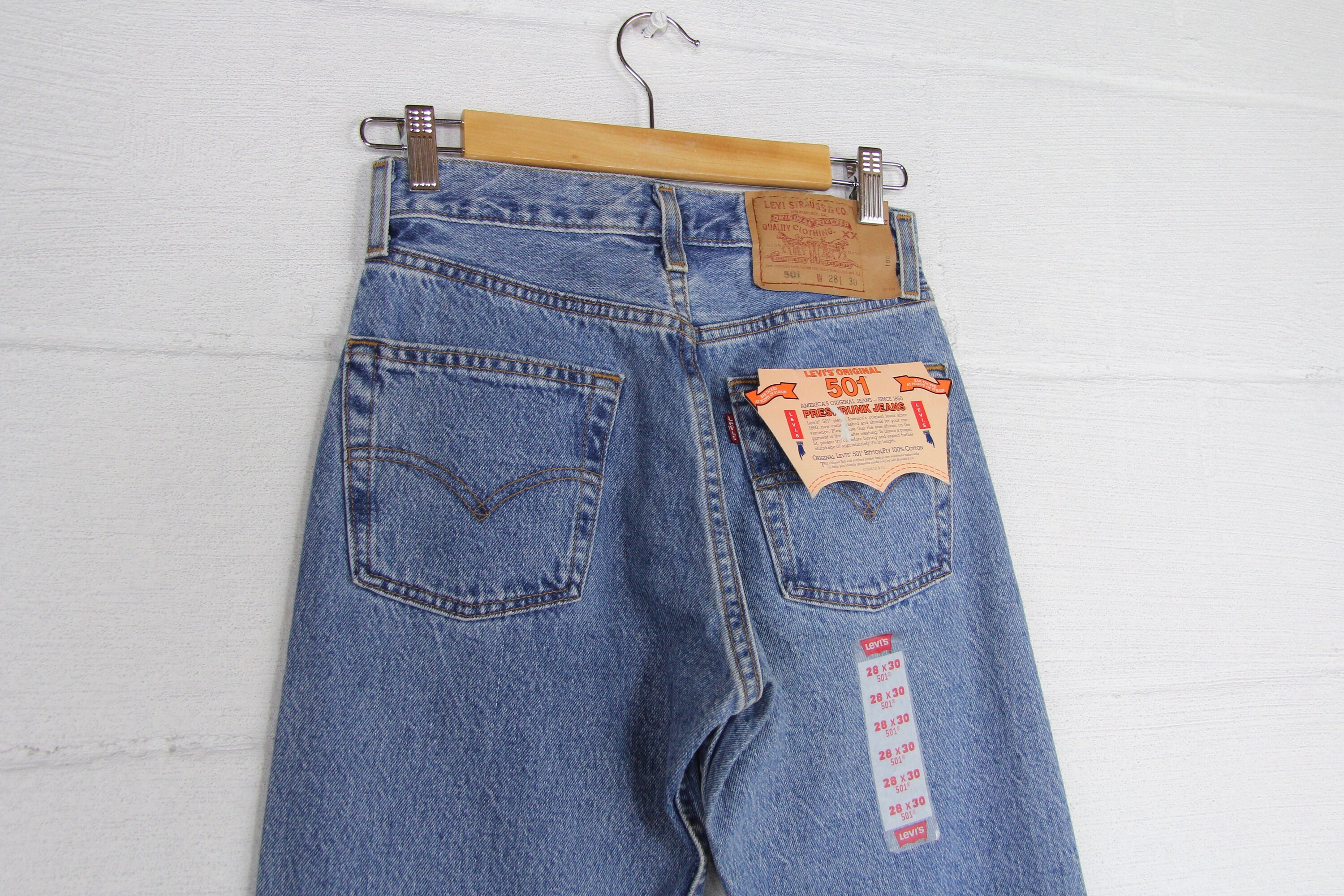 levi's 501 light wash