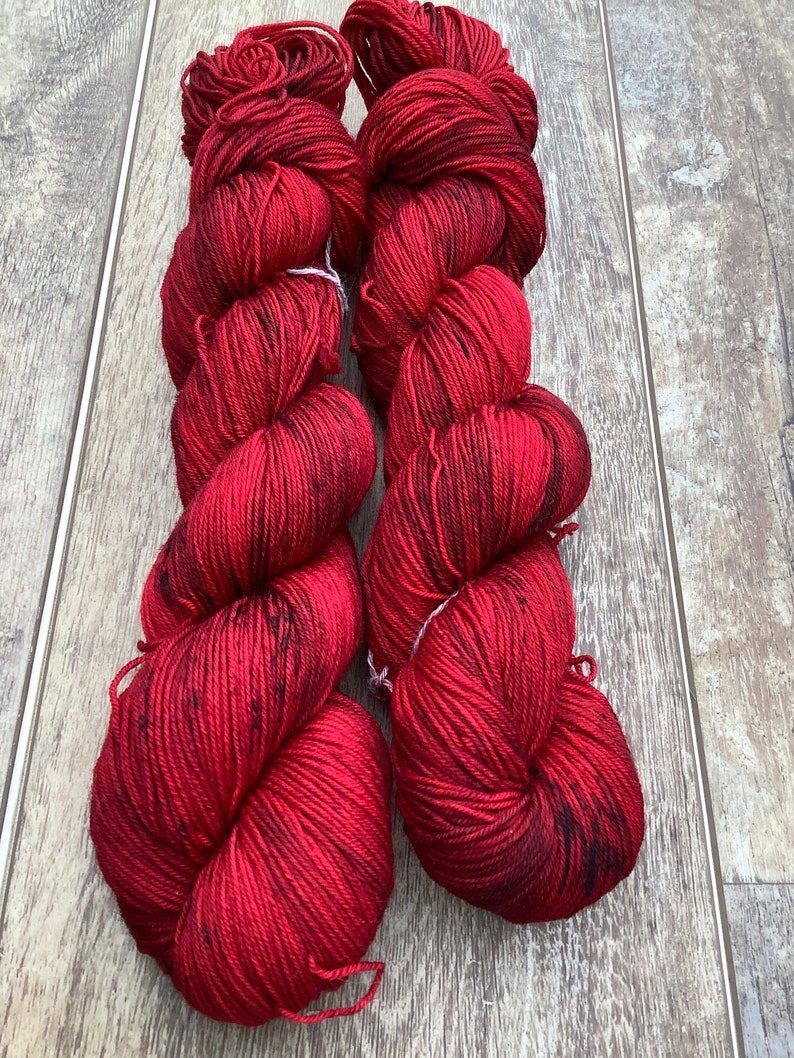 Cherry Chocolate Hand-Dyed Yarn, Multiple Bases Available imagem 4
