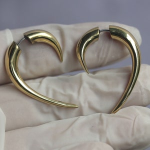 simple hook brass split gauges, fake expander, fake gauges with 316 L surgical post, hypoallergenic . price per pair.