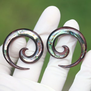 7mm Basic Spiral-Ohrmaße, Sonoholz mit Abalone-Inlay, das Inlay wird nur aufgeklebt, aber die Ohrringe werden nur einzeln aufgeklebt, Preis pro Paar