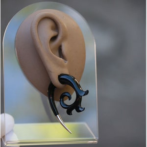 blossoming spiral with  ( alpaka) fake silver tip ear gauge, water Buffalo horn ,  hand carved .price per pair