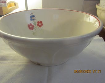 Vintage Mid-Century Mixing and Serving Bowl