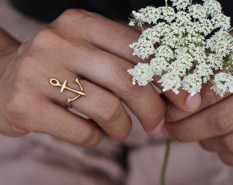 Anchor gold delicate ring - yellow bronze