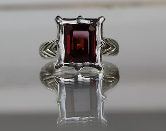 Isabetta Emerald-cut Garnet ring - made in sterling silver