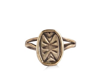 Vintage style Gold coin ring engraved boho antique style