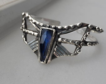 The Arrow cuff - faceted Spectrolite stone cuff in sterling silver