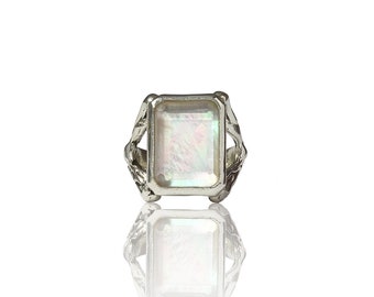 Reine Mother Of Pearl Ring