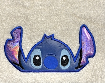 Alien Dog Peeker Applique: 5x7 Embroidery Design (Digital Download)