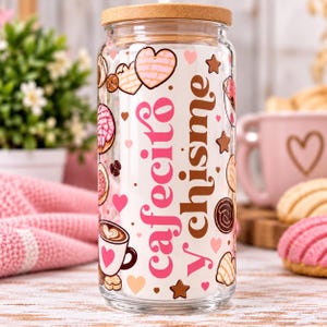 Cafecito y Chisme Glass Cup, Concha Iced Coffee Tumbler, Mexican Sweet Bread Cup, Coffee Lover Gift, Bamboo Lid Glass Can