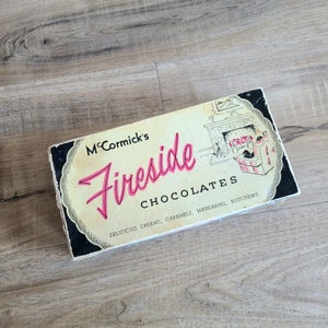 boîte en papier vintage McCormick’s Fireside Chocolates.