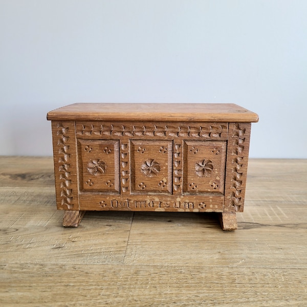 Ootmarsum Dutch vintage hand carved jewelry box with floral motif. Home decor. Vintage gift. Bohemian home.