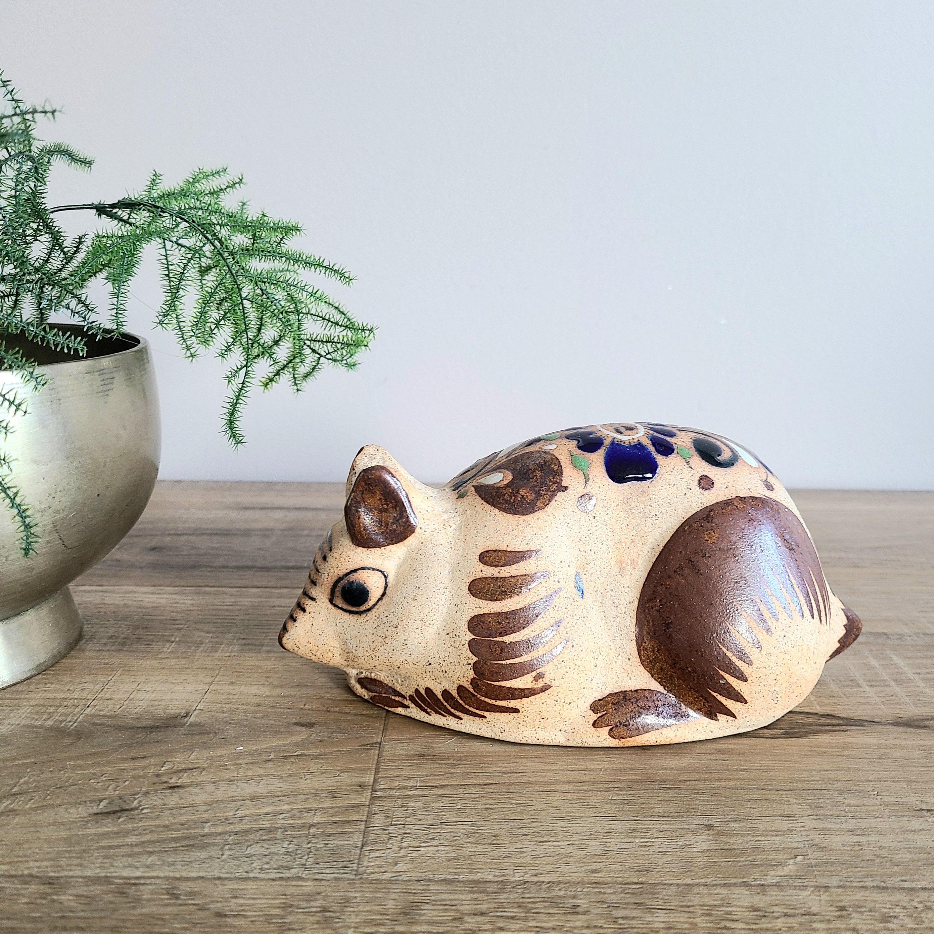 Mexican Tonala Pottery Traditional Folk Art Hand Painted Guinea Pig Ceramic Figurine.