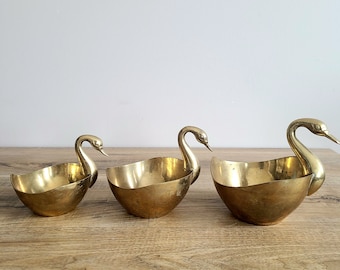 Set of 3 brass swan shape nesting bowls trinket candy dishes. Vintage brass. Retro home decor.