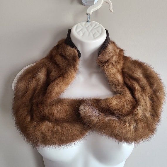 Vintage golden brown real fur mink collar. - image 1