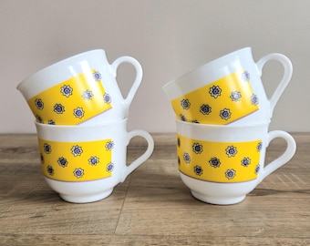 Vintage 1970s 1980s set of 4 Arcopal France Celesta coffee tea cups mugs with floral design. Retro kitchen.
