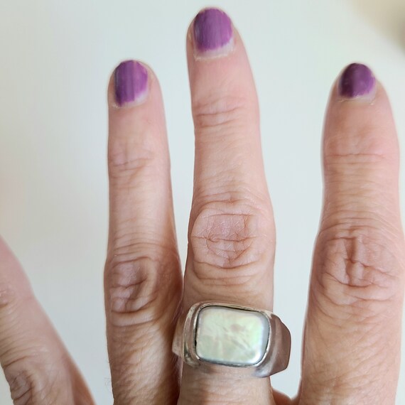 Sterling silver ring with rectangular Mother of P… - image 9