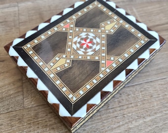 Arvi Granada Made of Spain vintage inlaid lacquered wooden jewelry box. Geometric design decorative trinket box.