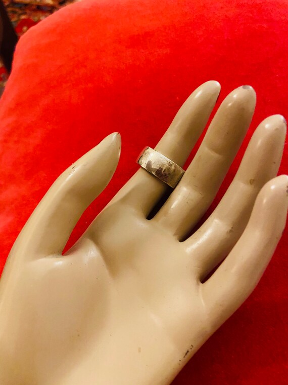 Signed silver garnet gemstone ring - image 7