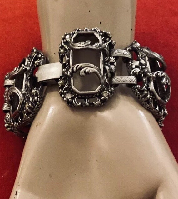 Baroque silver link bracelet - image 1