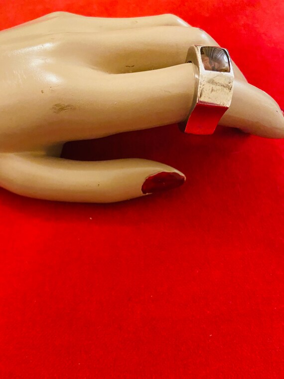 Signed silver garnet gemstone ring - image 4