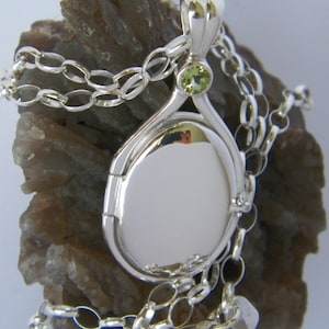 Hand Made in USA 41 mm-20 mm Handcrafted SOLID 925 Sterling Silver 4mm Natural Green Peridot Locket  H2O Just Add Water Mermaids Necklace