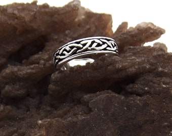 Handcrafted 925 Sterling Silver Open Adjustable Oxidized Celtic Toe Ring