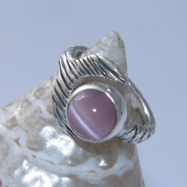 New Hand Made H2O Just Add Water Mako Mermaid Tail Ring Pink Cat Eye Cabochon 9 mm 925 Sterling Silver