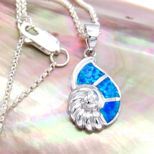 Handgefertigter 925 Sterling Silber Muschel Anhänger mit CZ und Lab-Created Opal Halskette