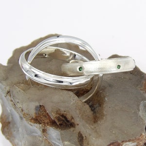 Hand Made in USA 925 Sterling Silver Interlocking Triple Band Rolling Ring Wedding Band with 7 Natural Green Garnet Tsavorite Stones