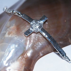 Handgemaakt in de VS Handgemaakt 925 sterlingzilveren gehamerde kruisarmband met ovale rol-Kies je maat