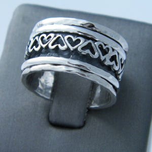 Hand Made Hammered 3 band Oxidized .925 Sterling Silver Heart Design Spinner Ring-Custom Size