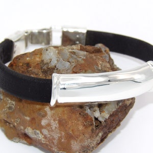 Handgemaakt in de VS Massief 925 sterlingzilver en natuurlijk zwart leer Handgemaakte armband manchet-aangepaste lengte