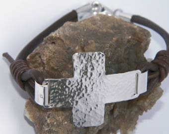 Hand Made 925 Sterling Silver &Brown Round Leather Hammered Cross Bracelet