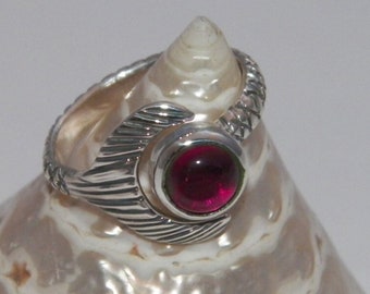 Free Shell Box Bigger Hand Made H2O Just Add Water Mako Mermaid Tail Ring Lab Created Ruby 8 mm 925 Sterling Silver