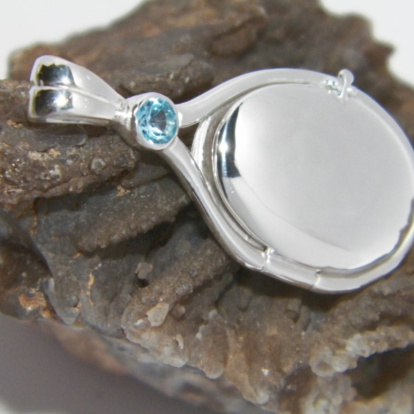 Hand Made in USA 41 mm -20 mm Handcrafted 925 Sterling Silver 4 mm 0.29 ct Natural Blue Topaz Locket H2O Just Add Water Mermaids Nacklace